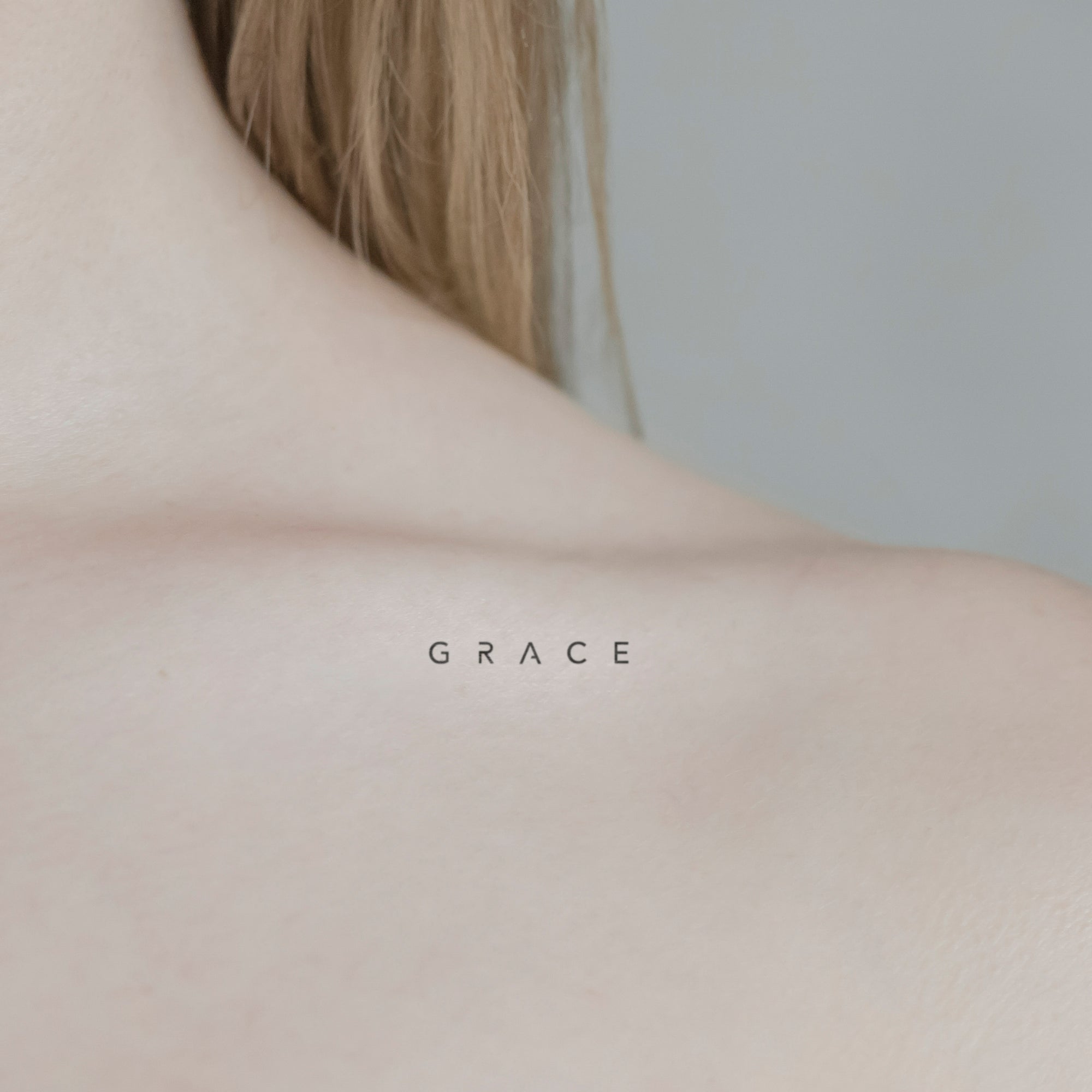 Schriftzug Tattoo GRACE von minink, der Marke für temporäre Tattoos.