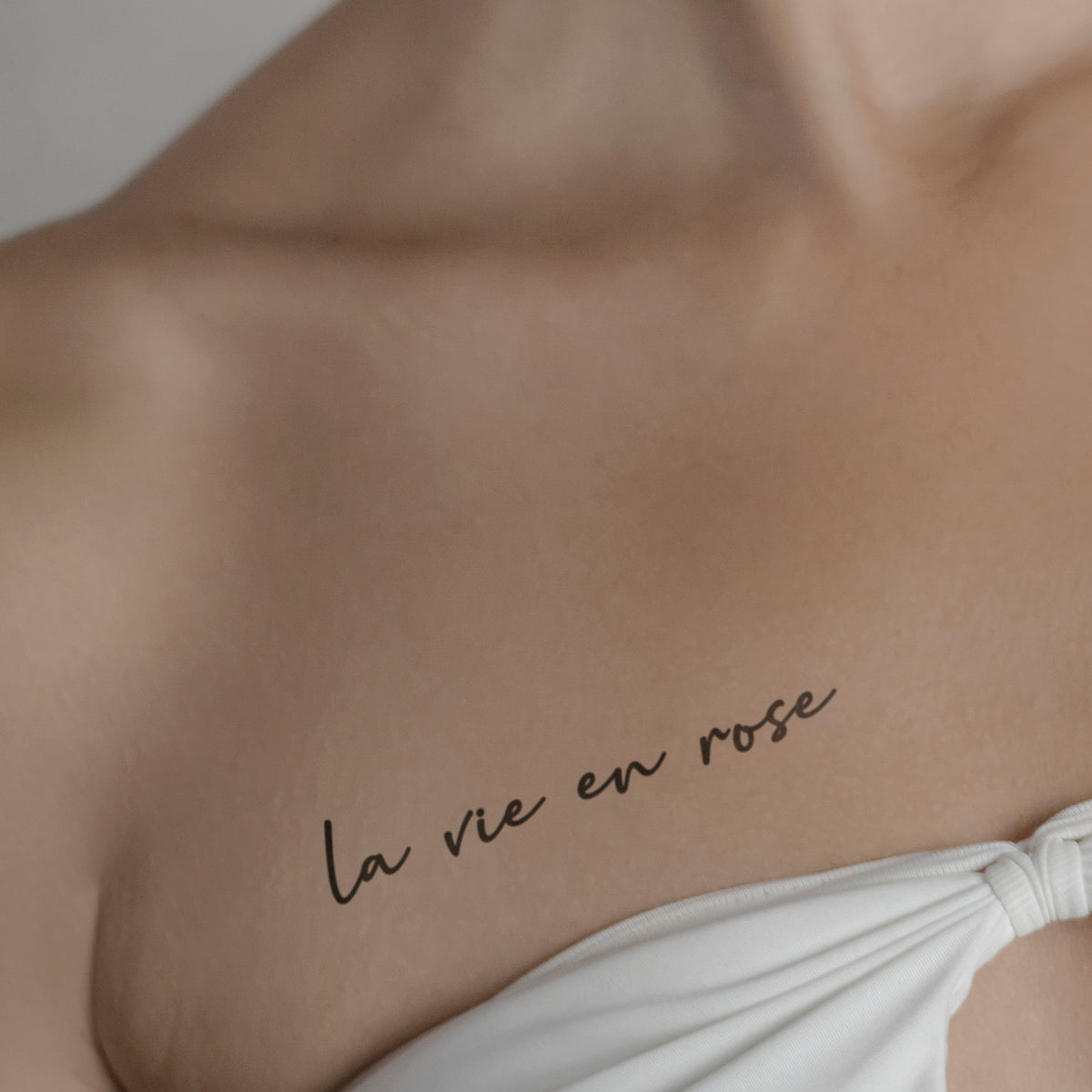 la vie en rose Tattoo von minink, der Marke für temporäre Tattoos.