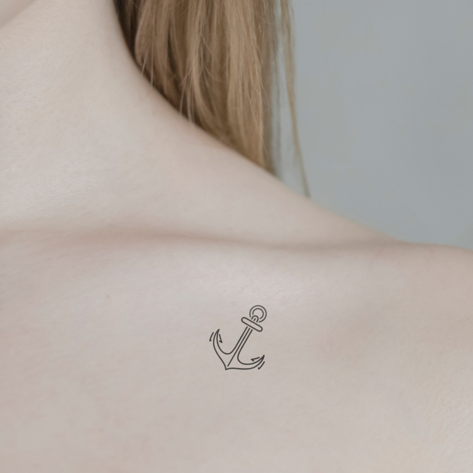 Anchor Tattoo - simple and back of neck placement | Tatuagem mulher, Tatoo,  Tatuagem