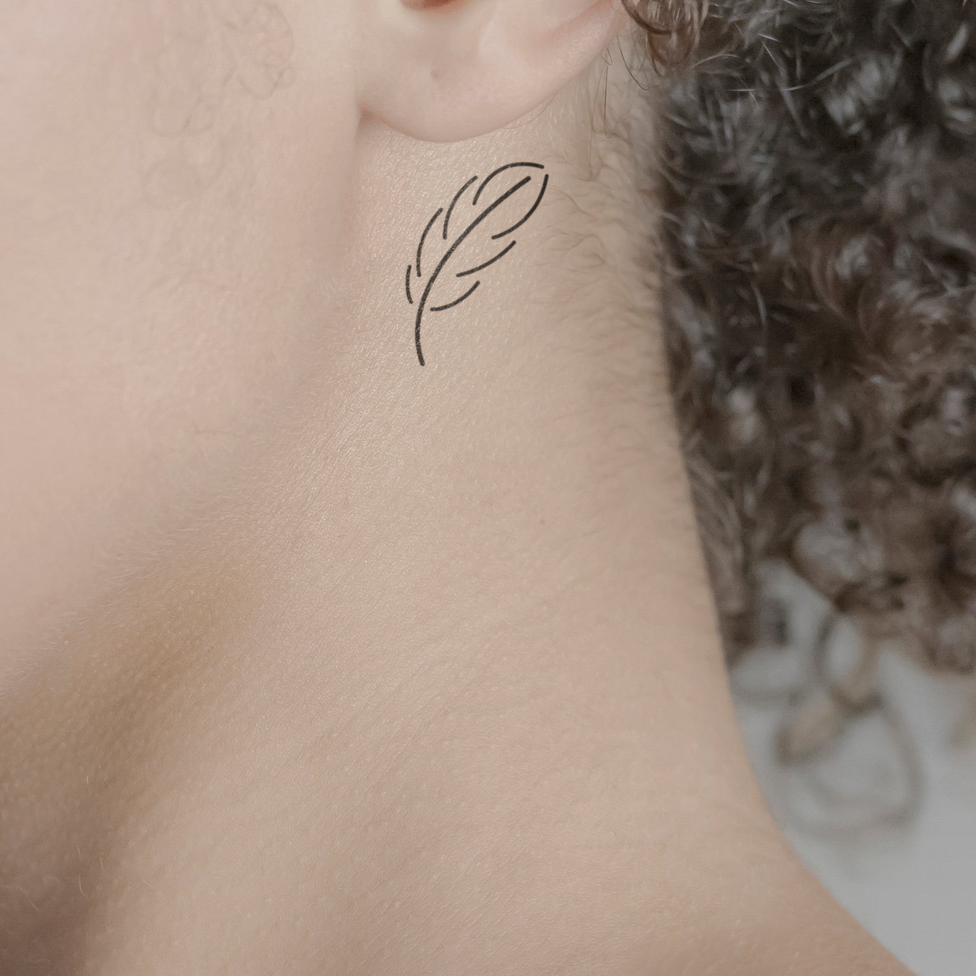 neck feather tattoo ideas #necktattoo #featherstattoo - YouTube