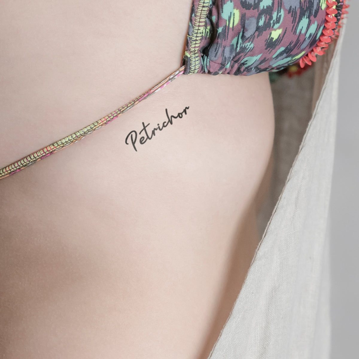 Petrichor Tattoo von minink, der Marke für temporäre Tattoos.