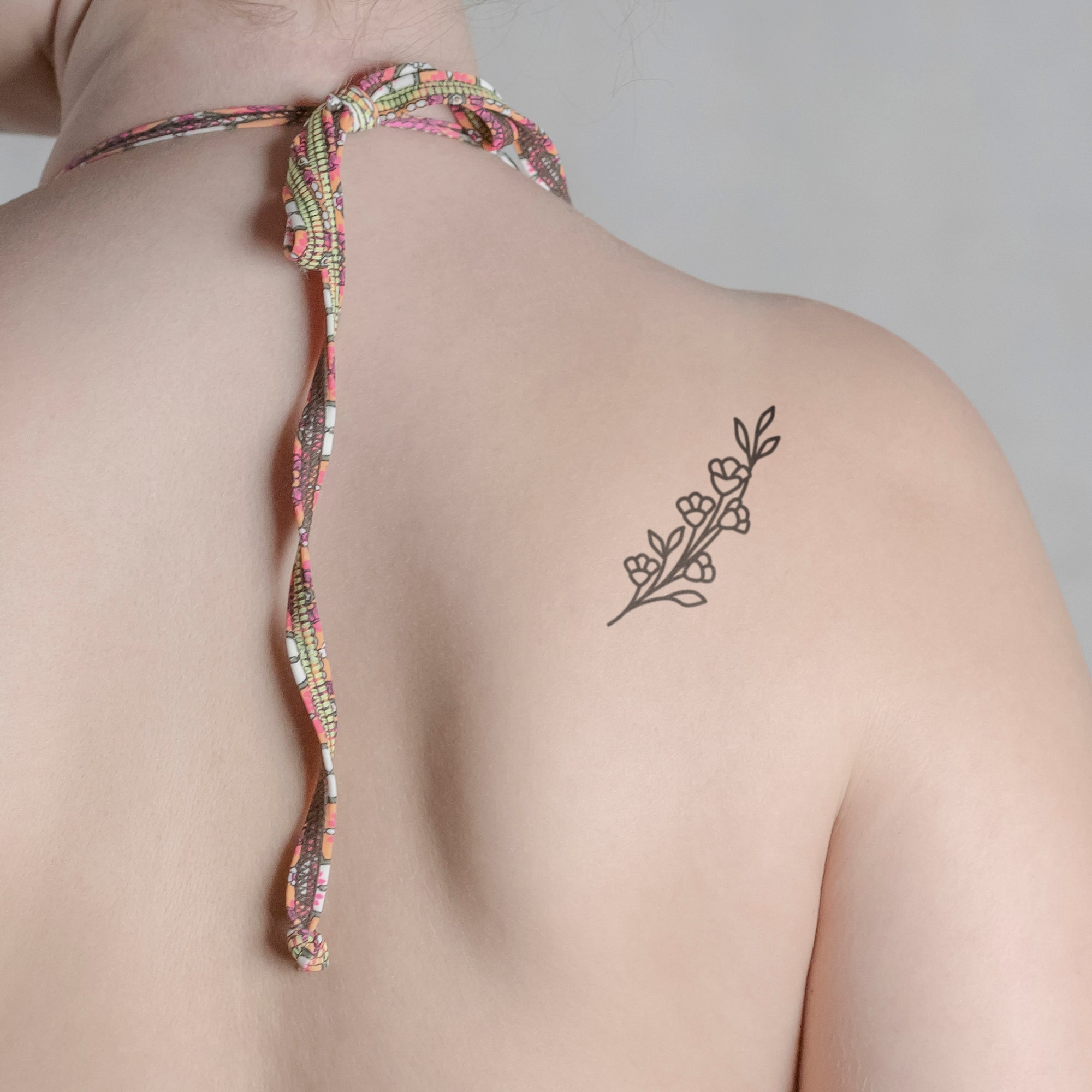 Vergissmeinnicht Tattoo von minink, der Marke für temporäre Tattoos.